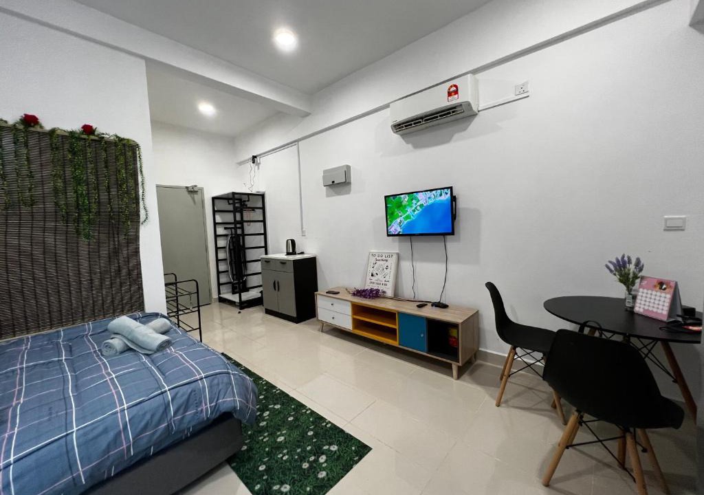 Tanjung Aru House | Studio Room, Aeropod.