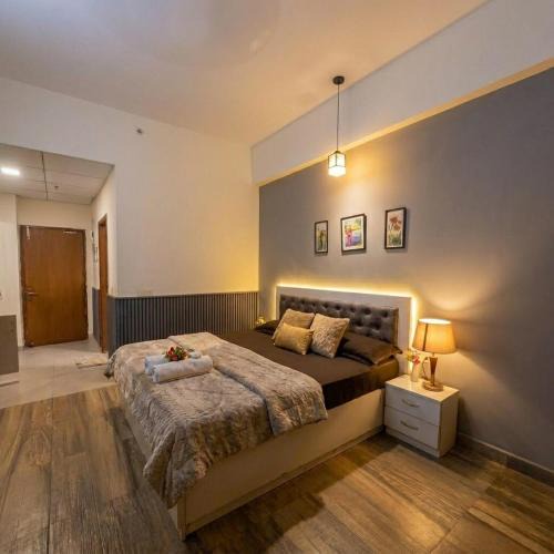 Greater Noida Apartment | Studio Serene by Voyzen Prive