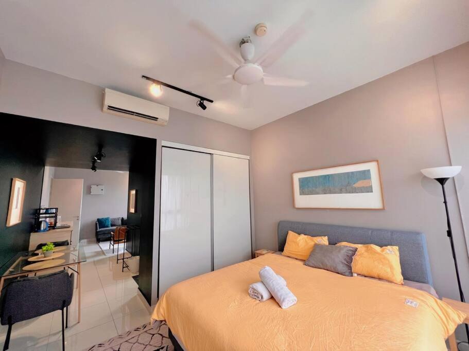 Sungai Buloh Apartment | Studio Staycation D'Sara @ Linked MRT, Near Thomson Hospital & Sungai Buloh Hospital