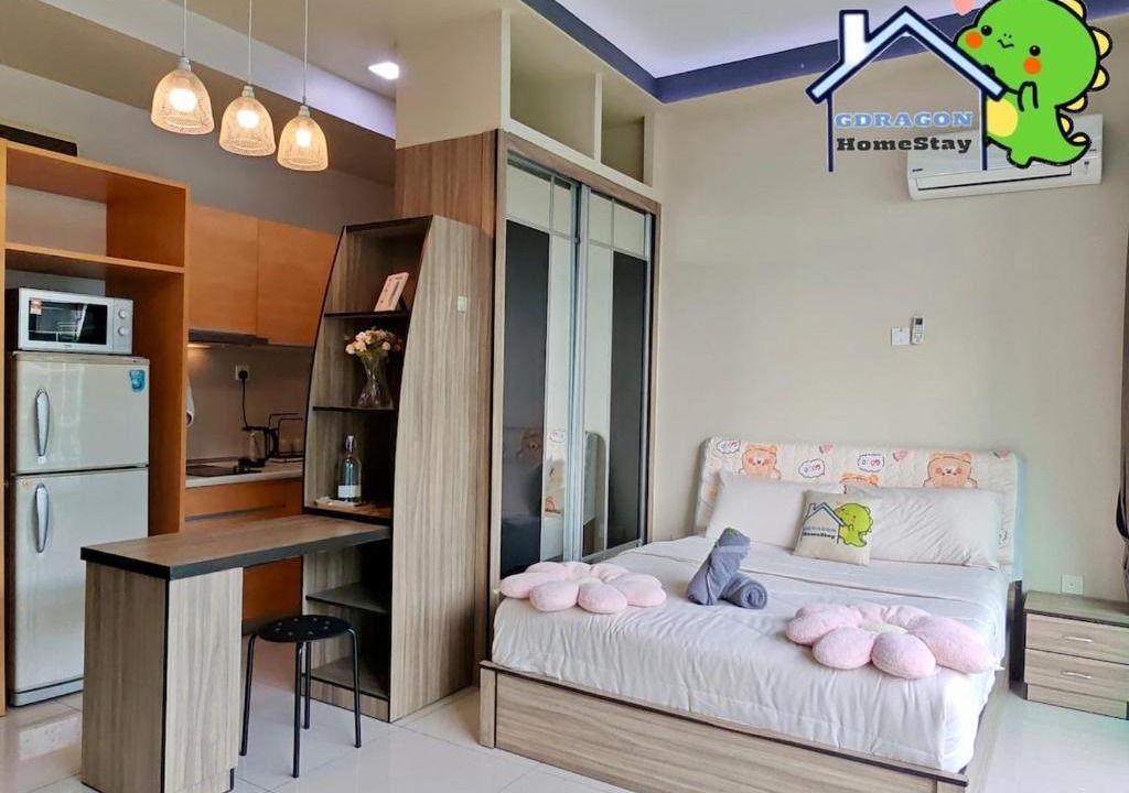Taman Mount Austin Apartment | Studio unit balcony Palazio Mount Austin IKEA AEON TOPPEN by GDRAGON HomeStay
