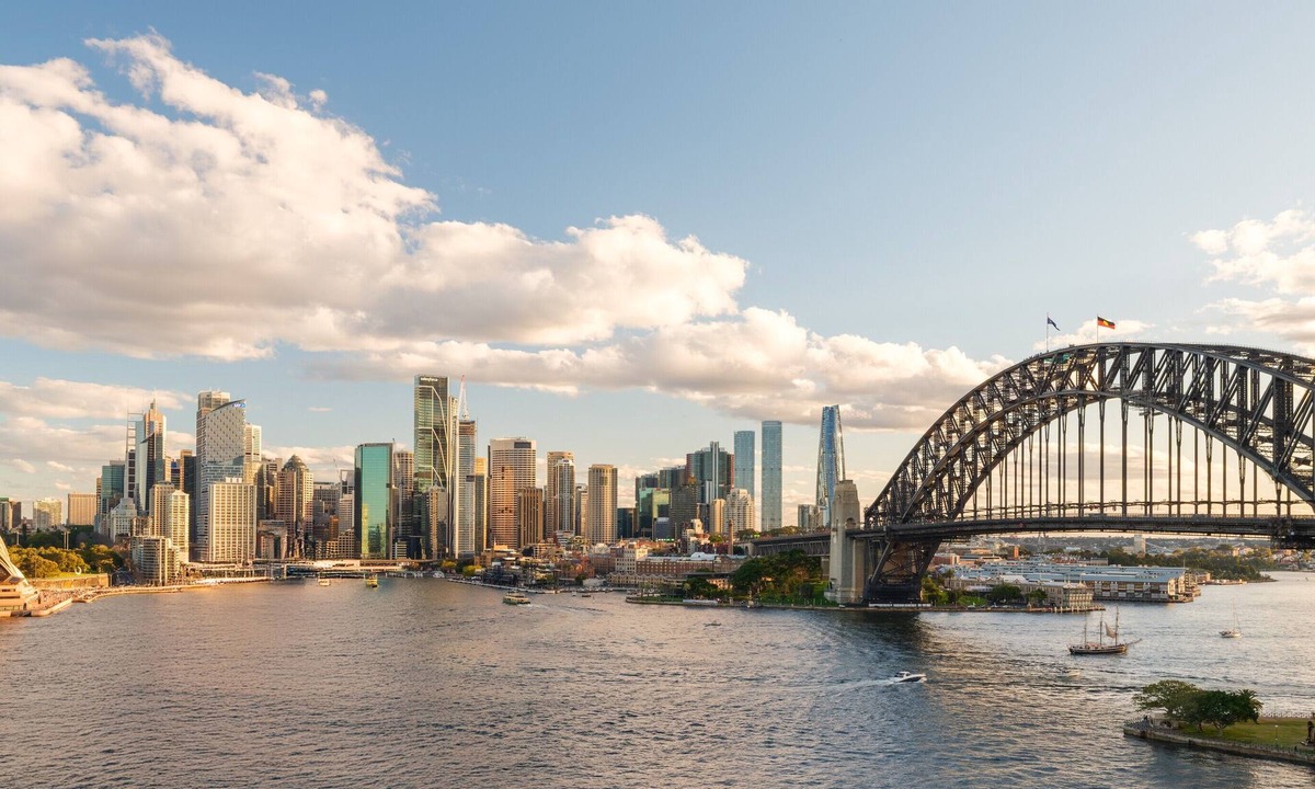 Kirribilli Apartment | Stunning Harbour View Retreat in Kirribilli with AC and free parking