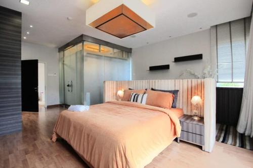 Cheras House | Stylish 4BR Retreat with Gazebo & Garden Oasis