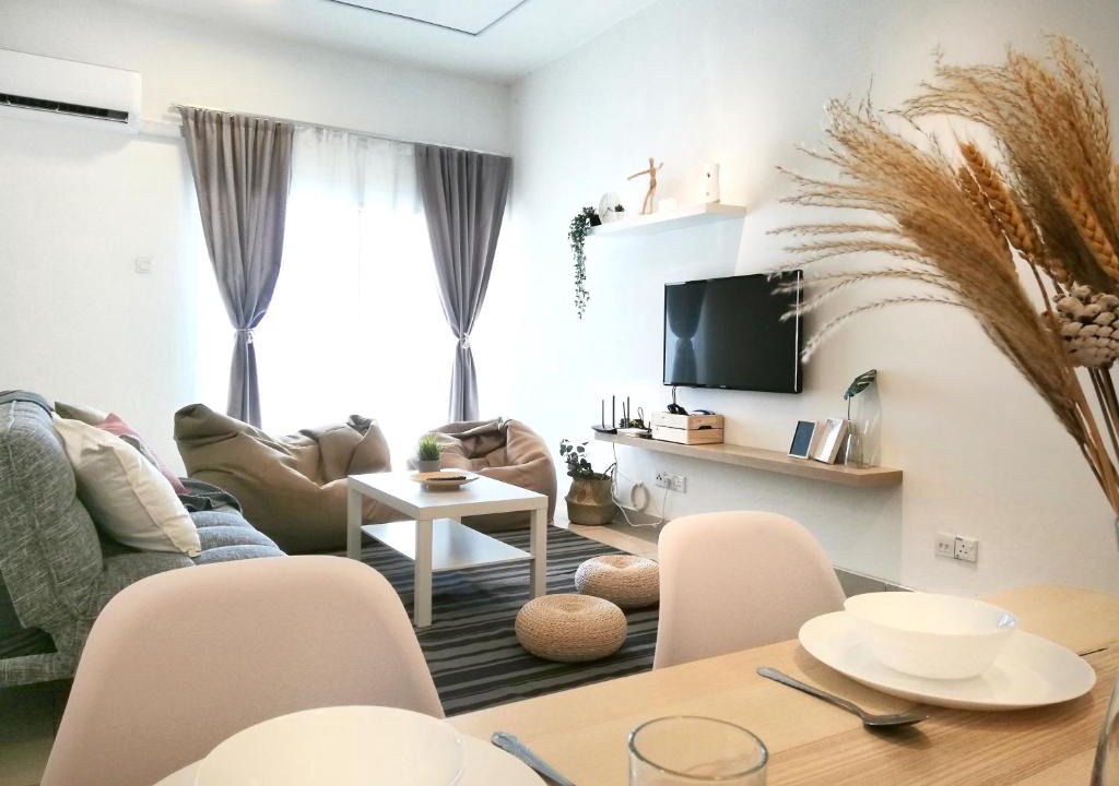 Usj 1 Apartment | Subang City Residence, Spacious Home with Balcony, Walking Distance to Summit, 5min to Sunway