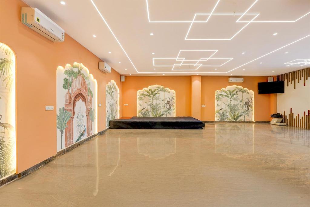 Visakhapatnam Hotel | Super Collection O Lorven Grand