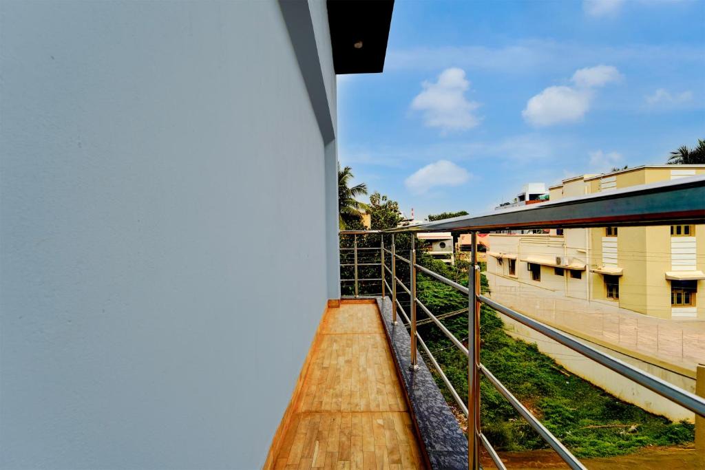 Thanjavur Hotel | Super Collection O Thanjavur New Bus Terminal Formerly BMS Residency