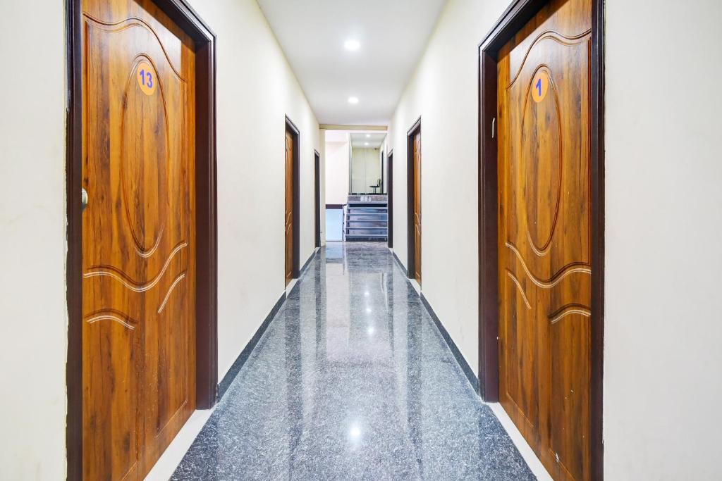 Narasapura Hotel | Super Hotel O V.n Boarding And Lodging