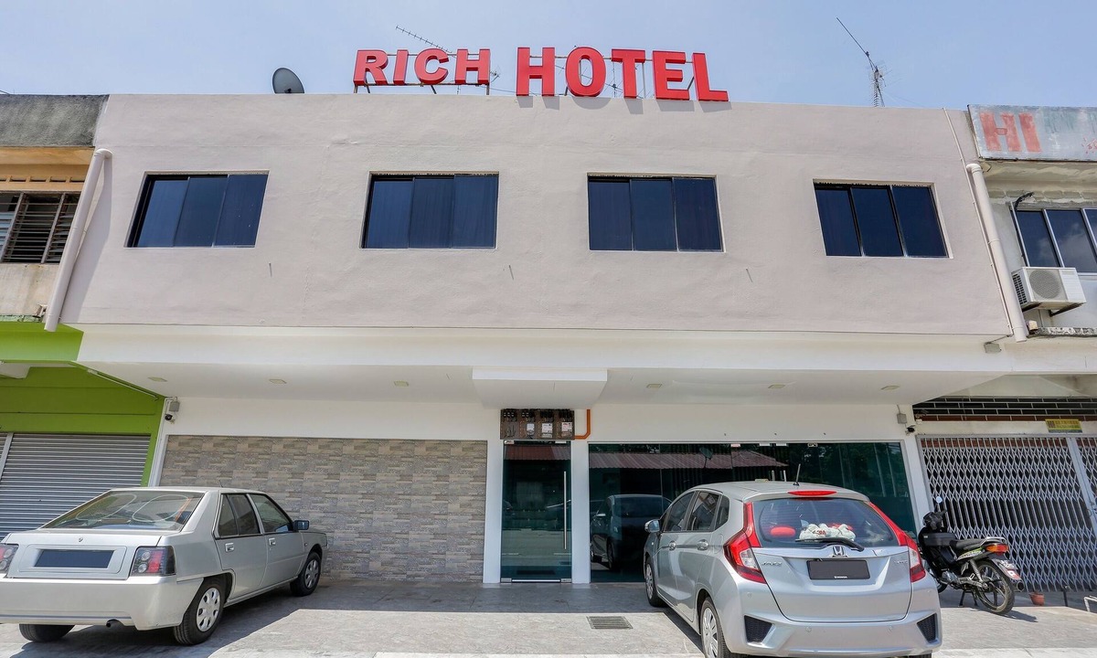 Batu Pahat Hotel | Super OYO 89495 Rich Hotel