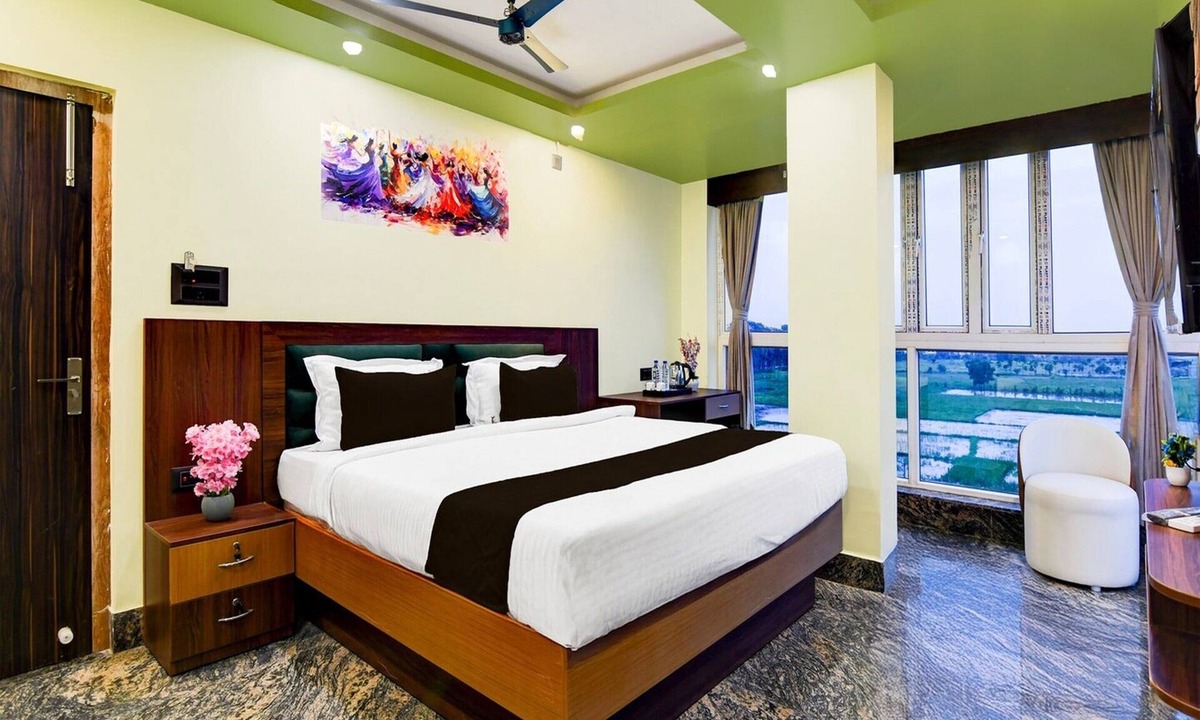 Madanpur House | Super Townhouse Aiims Kolkata