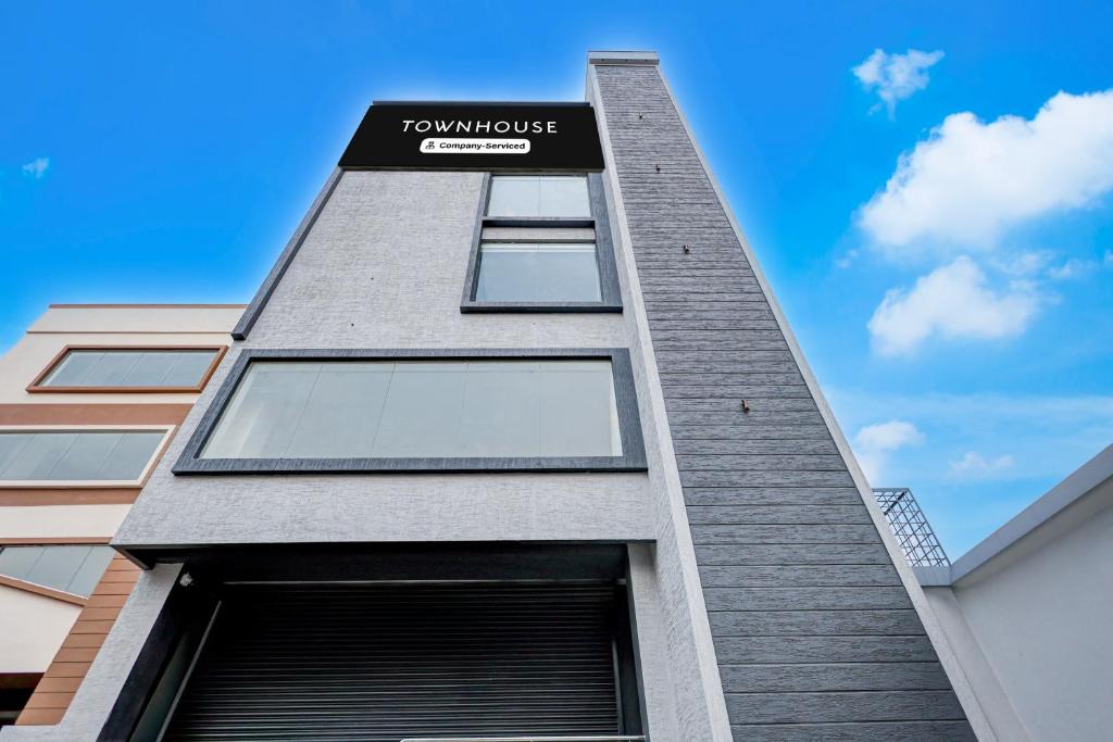 JP Nagar Hotel | Super Townhouse Konanakunte Cross Metro Station