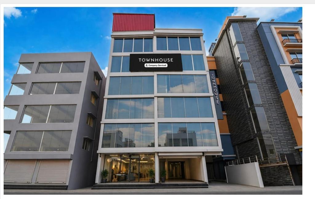 Madhyamgram Hotel | Super Townhouse Madhyamgram Chowmatha Bus Terminal Kolkata Formerly Star Guest House