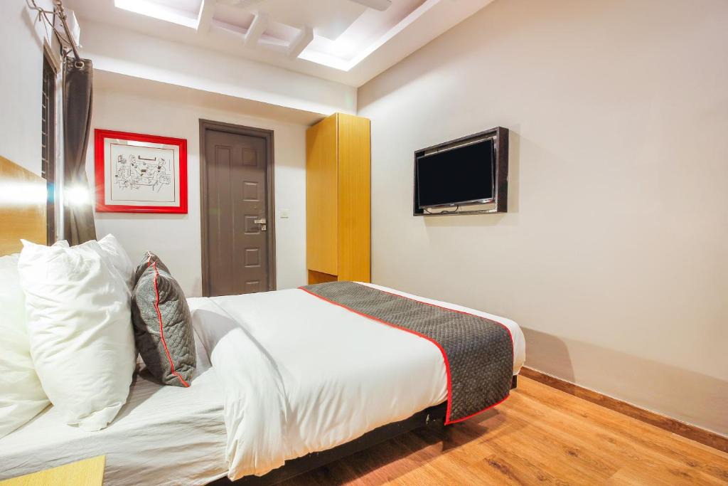 Begumpet Hotel | Super Townhouse RCC Sunrise