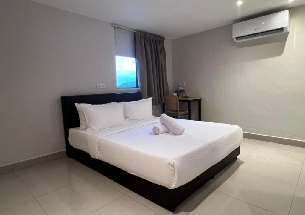 Kajang Hotel | Swing & Pillows - Kajang, Selangor