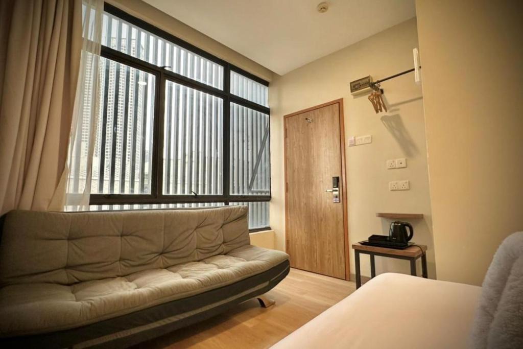 Bandar Tun Razak Hotel | Swing & Pillows - The Earth, Bukit Jalil