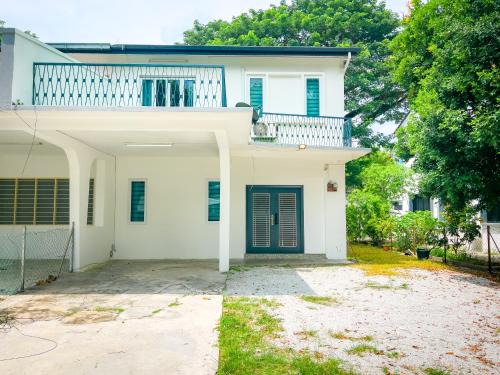 Tanjung Bungah House | Tanjung Bungah Holiday Home 4BR 20Pax 6Carpark