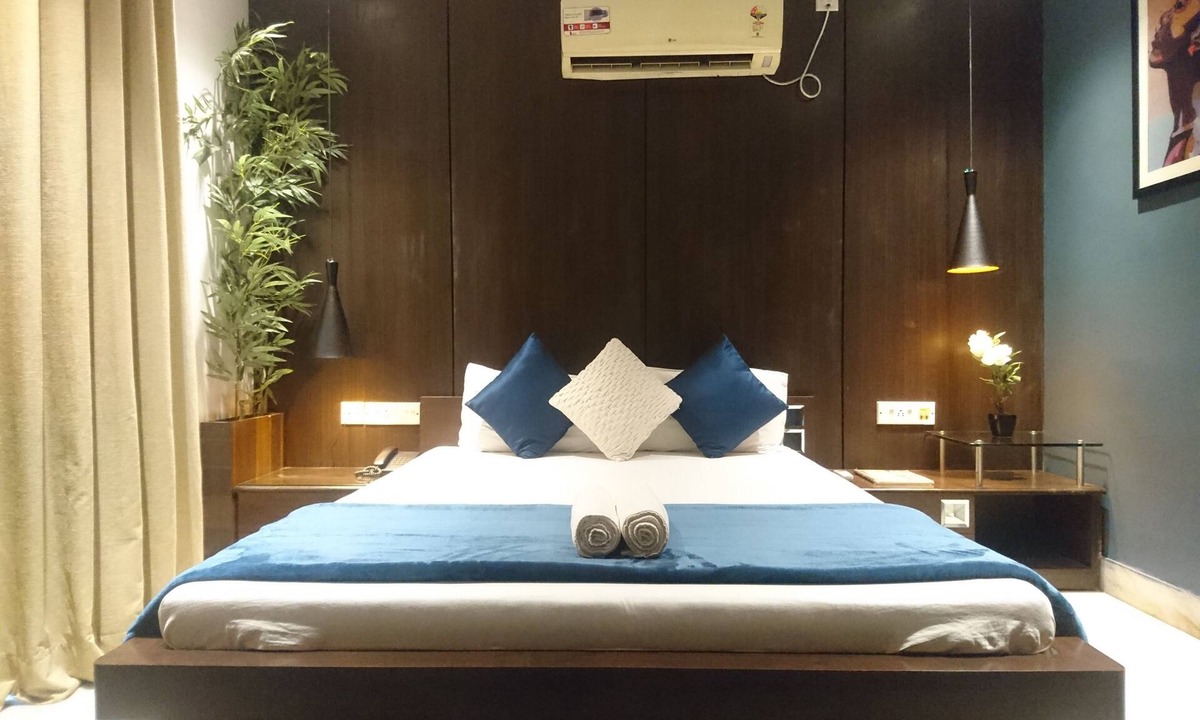 Kolkata Hotel | Tatvam Residency