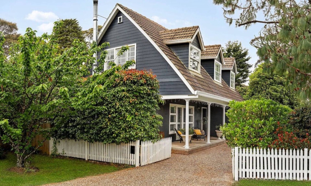 Blackheath House | Te Kāinga Maunga | Spa, Sauna, Cosy Fireplace 🔥& Pet Friendly
