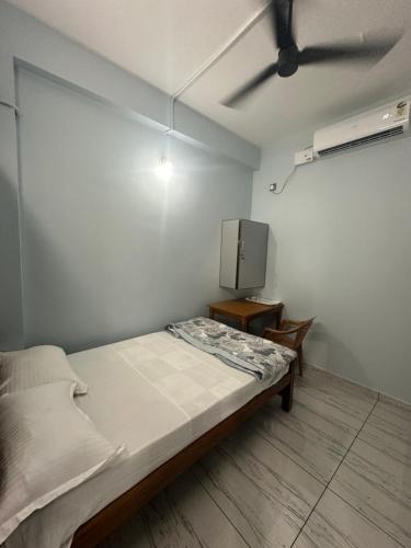 North Paravur Hotel | Thaliath Inn Varapuzha