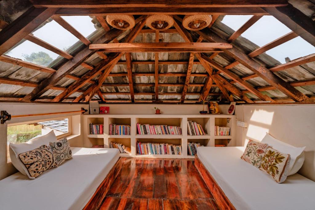 Suja Ski Chalet | The Attic Library by AVVAs Stays