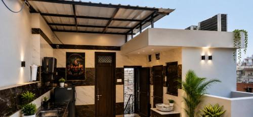 Delhi Hostel | The Bachelors Boys PG