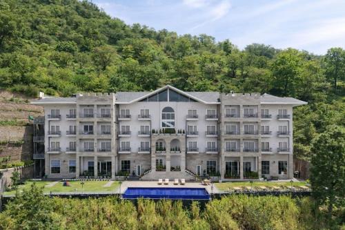 Kumarhatti Hotel | The Belvedere Kasauli