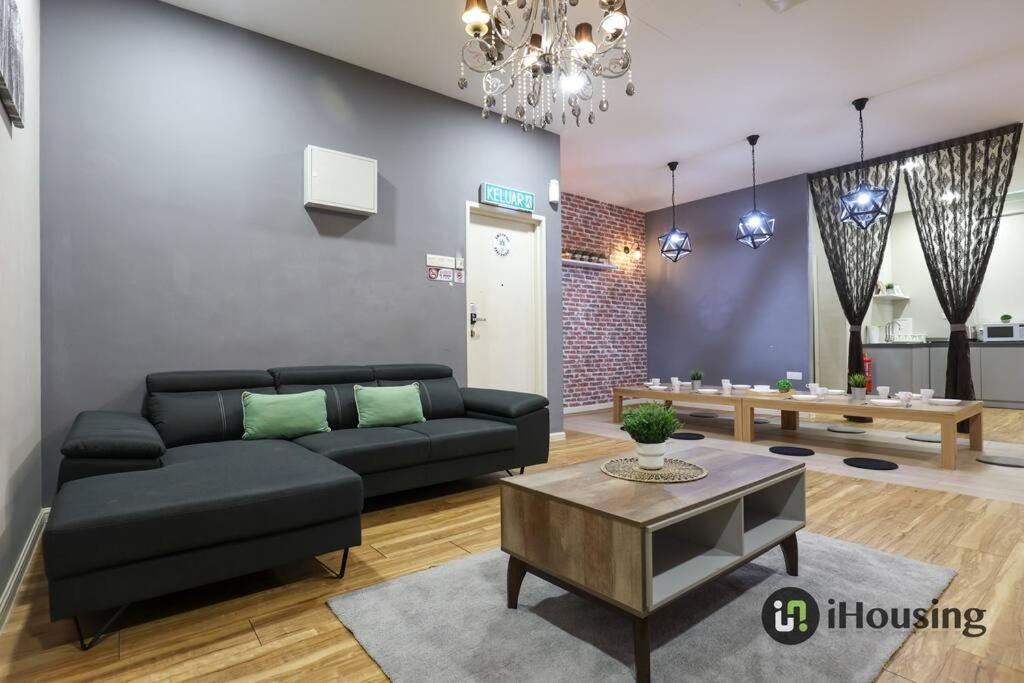 Taman Melaka Raya Apartment | The Comfort Cottage Homestay by I Housing
