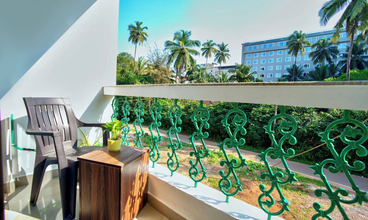 Candolim Hotel | The Coral Reef
