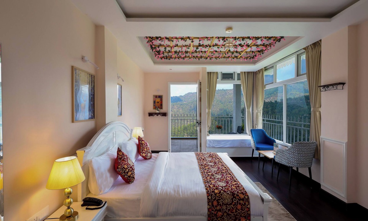 Kaul Hotel | The Crosswoods Four
