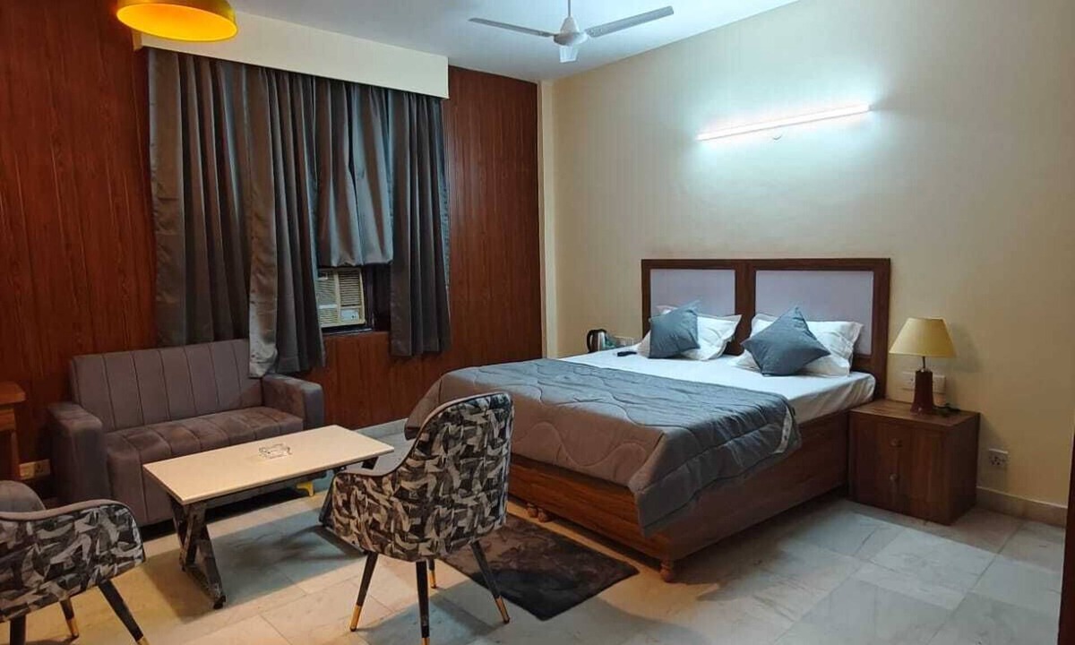 South Extension Hotel | The Grey Leaf Residency
