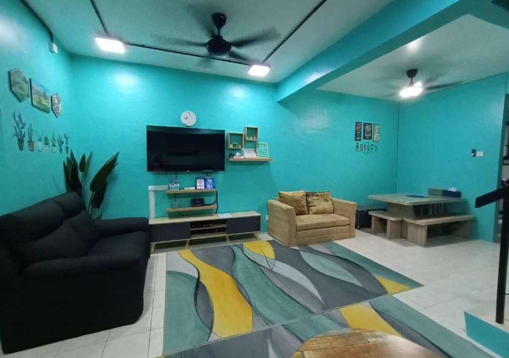 Kepala Batas House | The Handz House II with WIFI - For family or same gender only