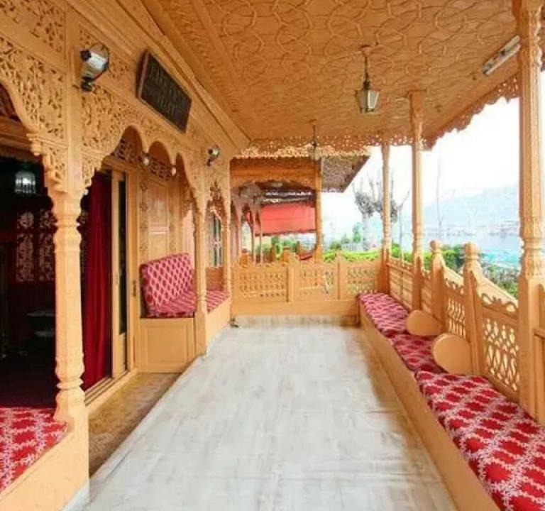 Dal Lake Hotel | The Heritage Group Of Houseboats