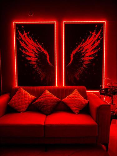 Palm Meadows Apartment | The Hideout PS5 Couple Friendly Gaming Stay