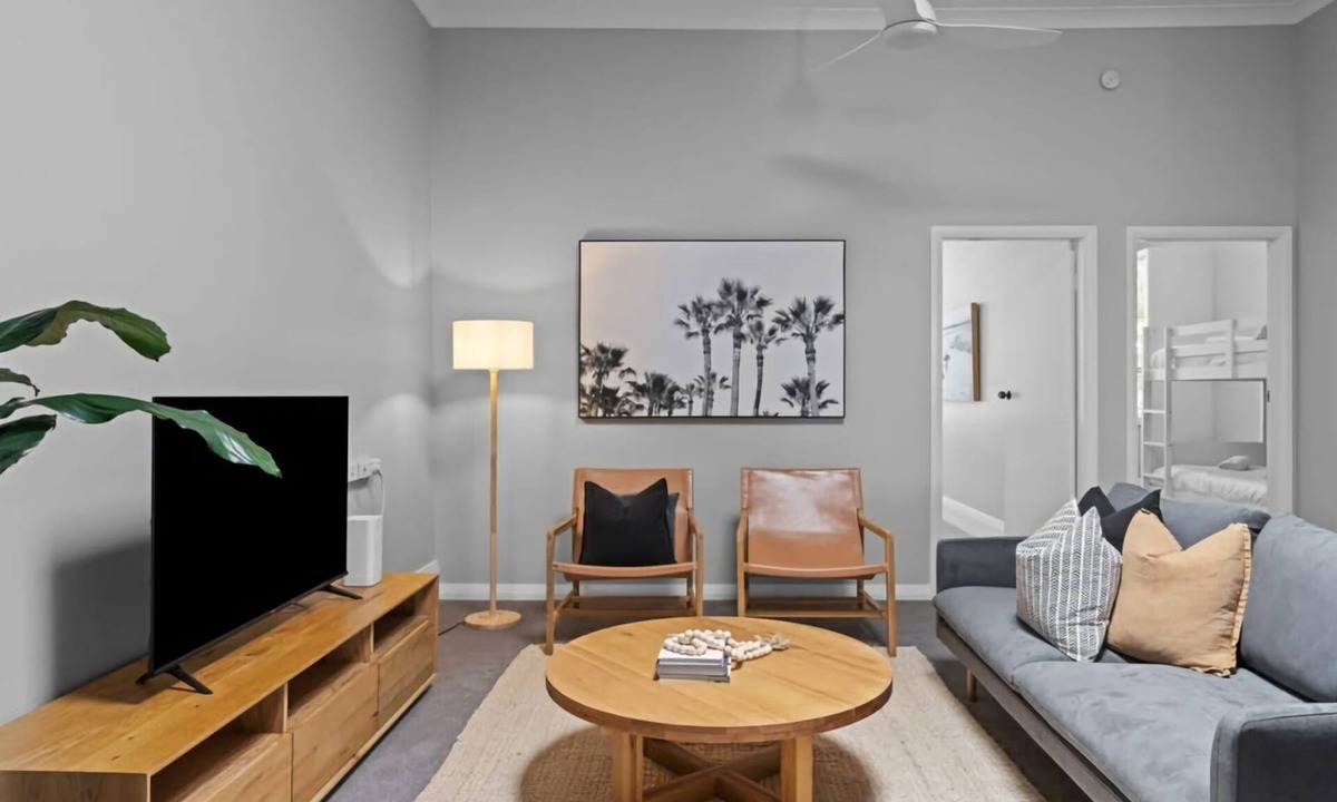 Newcastle West Apartment | The Hunter Chapter - City Beats & Sea Breezes