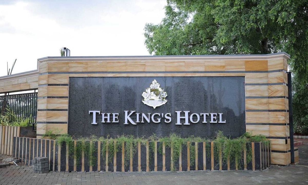 Radhapuram Hotel | The King's Hotel