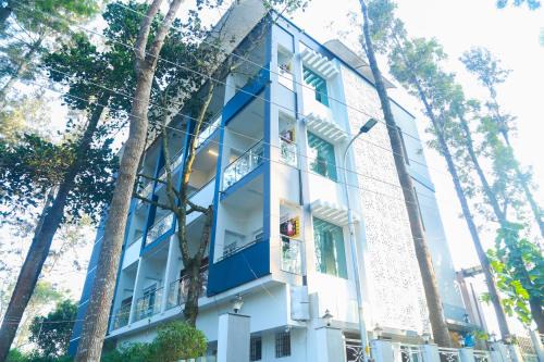 Yercaud Hotel | The Lavish Moon Yercaud