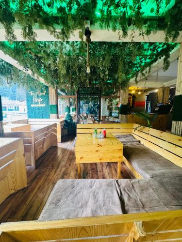 Old Manali House | The Mad King's House & Cafe
