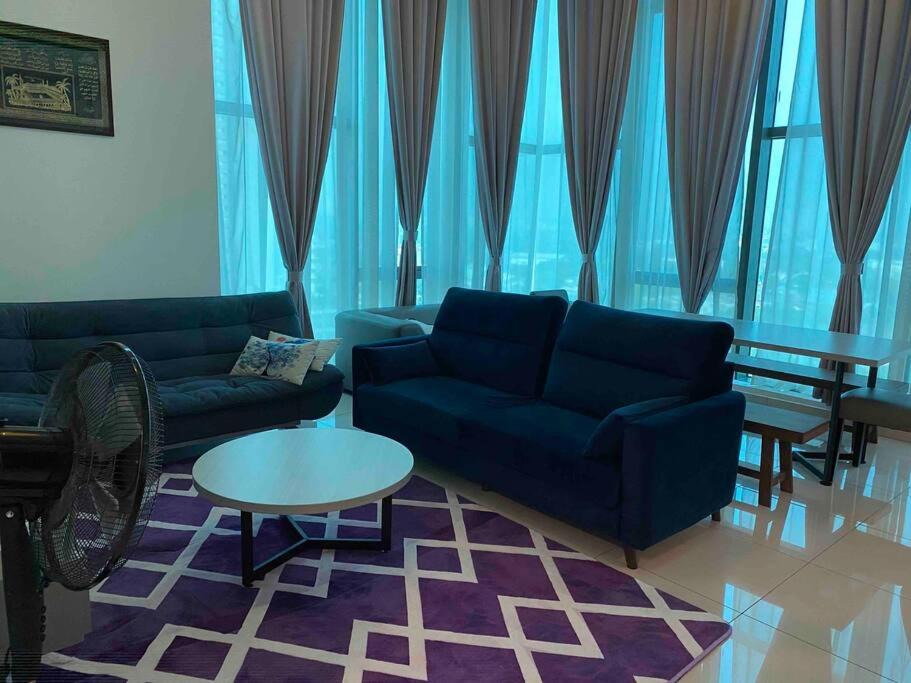 Bangi Sentral Apartment | The Makcik's Homestay (EVO Duplex House)