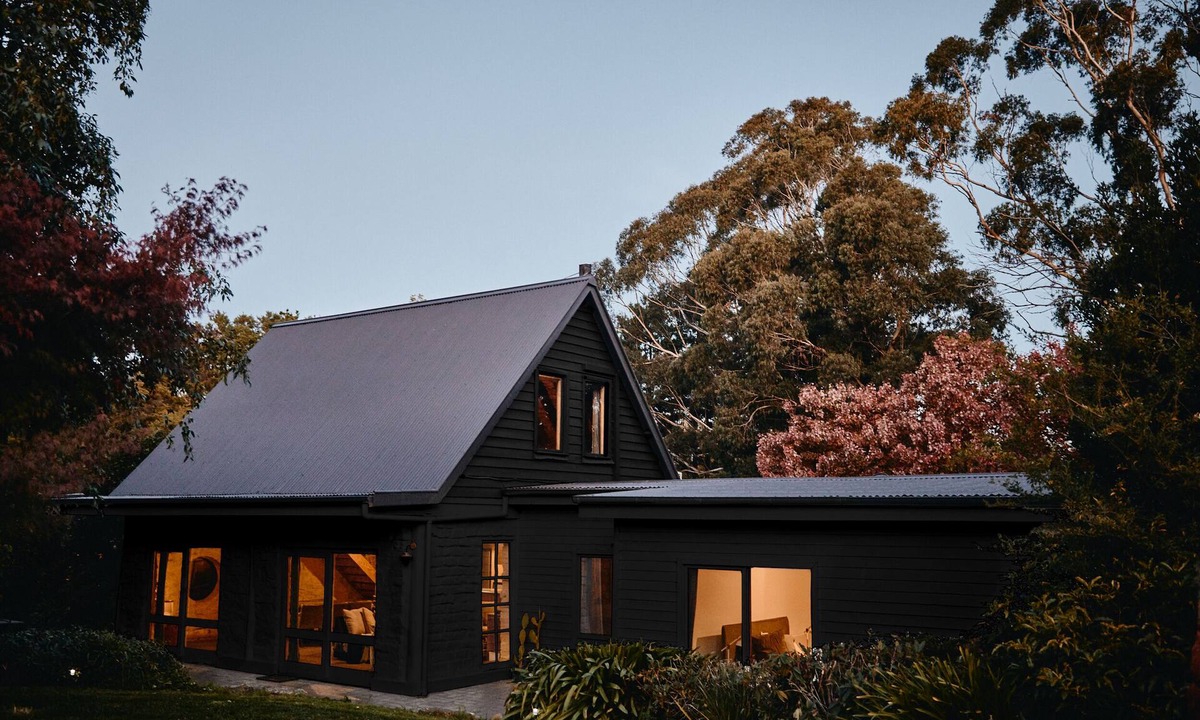 Robertson House | THE MAPLE LODGE - Alpacas, Pigs, Goats, Chickens, Outdoor Pizza Oven, Games Room