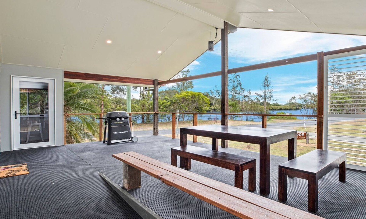 Mylestom Cabin | The Palm: A Serene and Secluded Holiday Retreat Escape