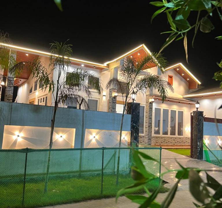 Greater Noida Villa | The Palm Grove Farm Villa
