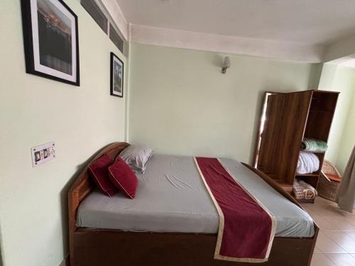 Mirik Bed & Breakfast | The Parijat Inn