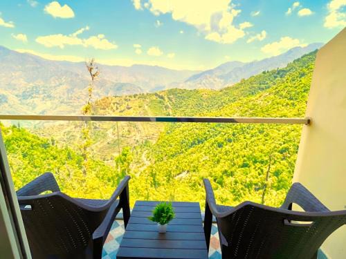 Mussoorie Hotel | The Pinerock Resort, ! Luxury Rooms ! Mountain View ! Open Terrace ! Cafe