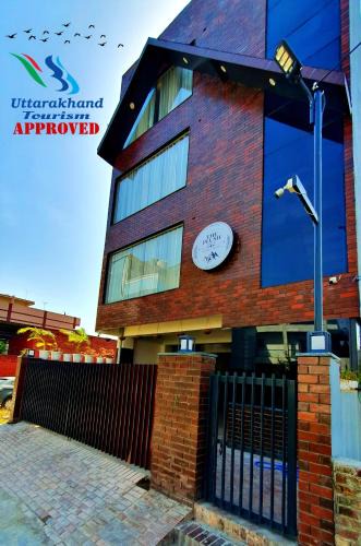 Dehradun House | The Plush Stays - Best Budget Luxury stay ISBT Dehradun