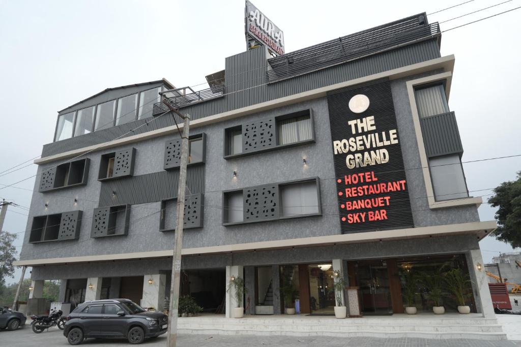 Kharar Hotel | The Roseville Grand