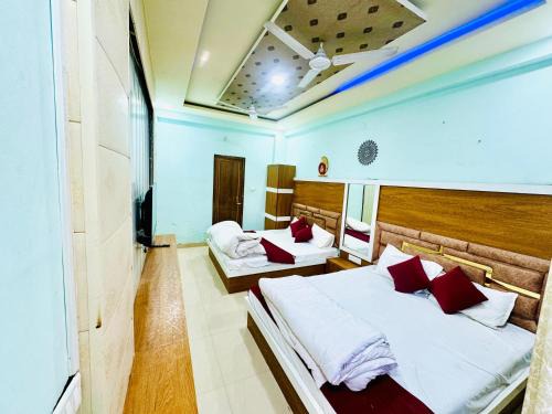 Mahmoorganj Apartment | The Rv-Inn