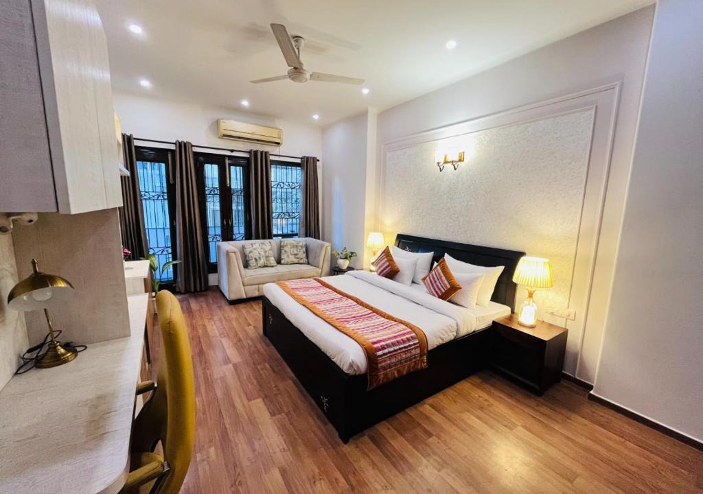 Safdarjung Enclave Hotel | The South Manor Residency Safdarjung Enclave
