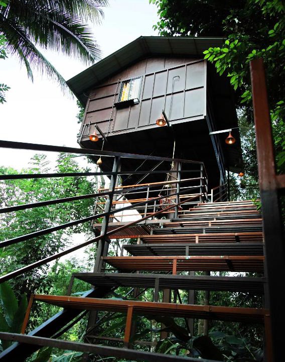 Kunchithanny House | The wayside valley cottage