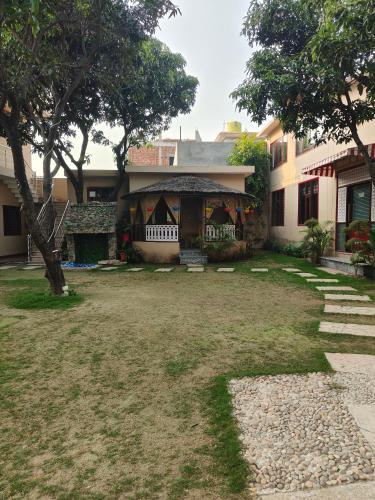 Bail Parao Hotel | The woods by lake & woods