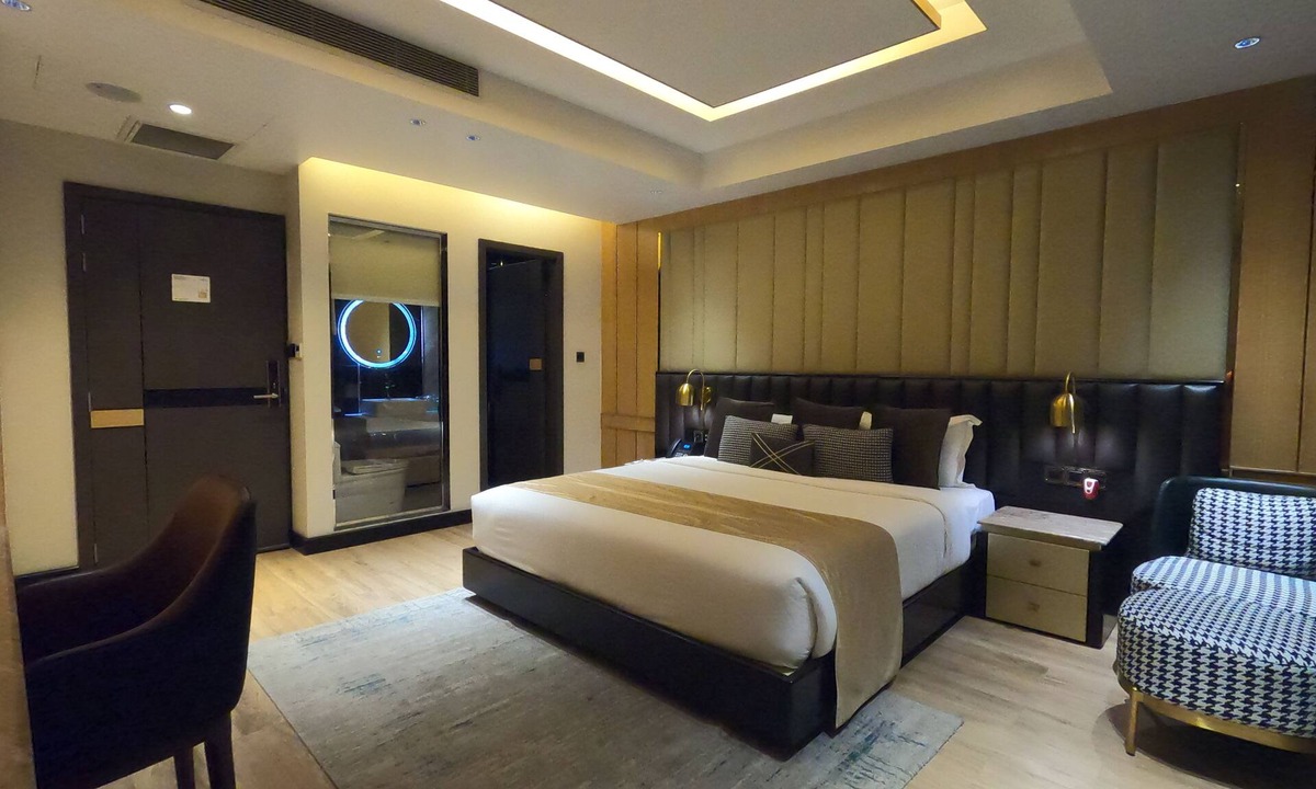 Uttara Hotel | The Zabeer Dhaka