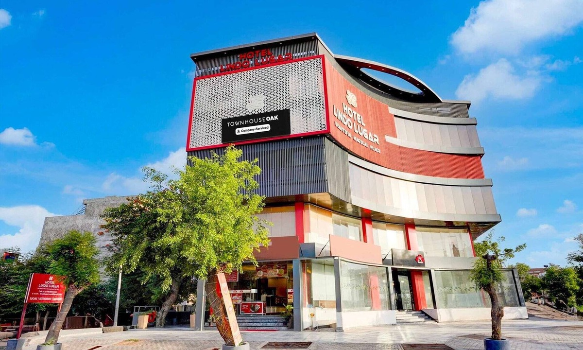 Alwar House | Townhouse Oak Alwar Railway Junction