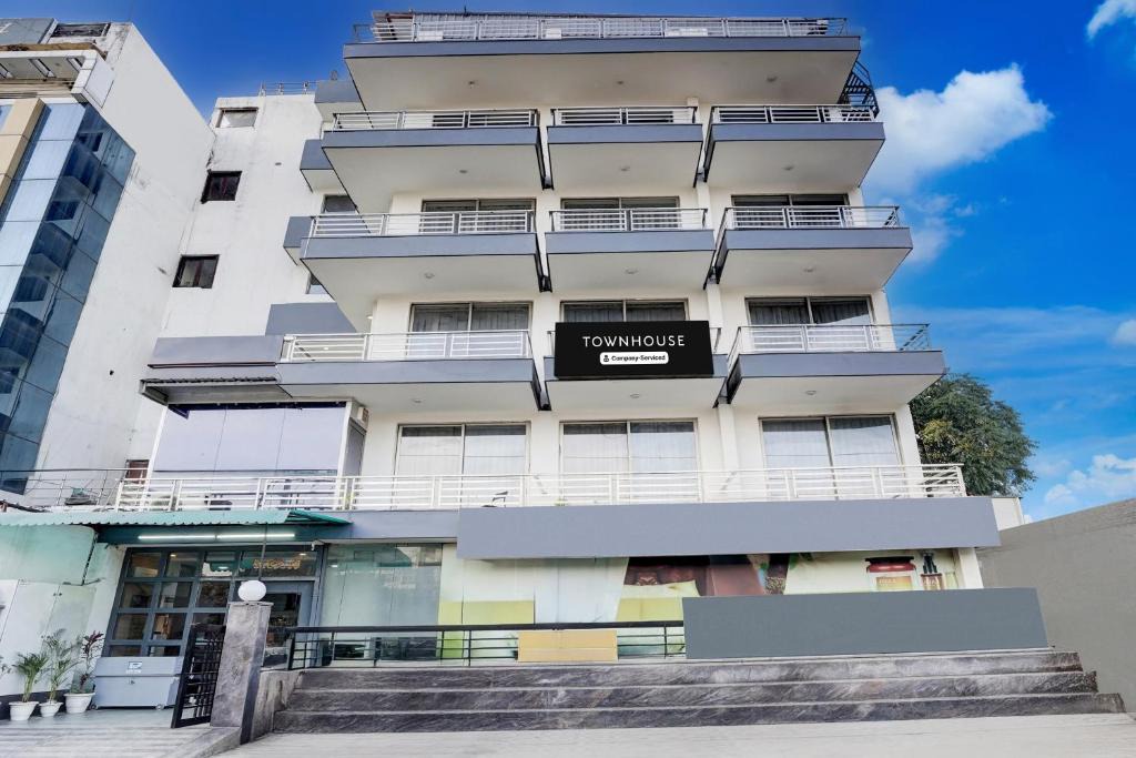 Sector 39 Hotel | Townhouse Sector 39 Gurgaon
